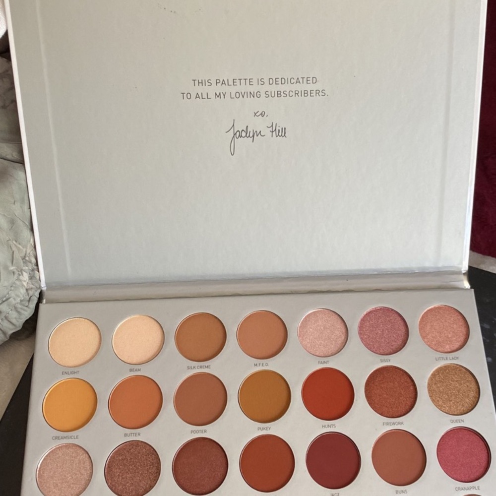Morphe eyeshadow palette